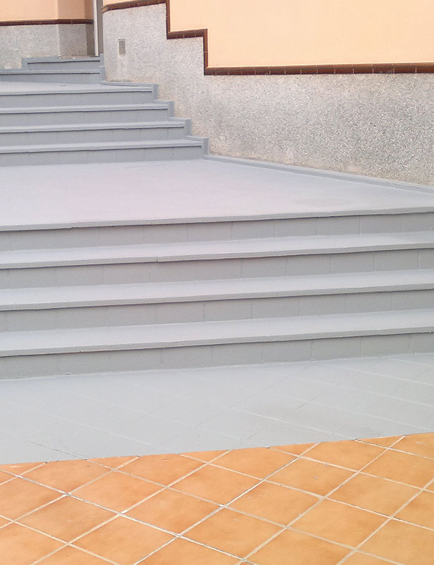 Aplicación en caliente de poliurea para la impermeabilización y protección de superficies y terrazas transitables
